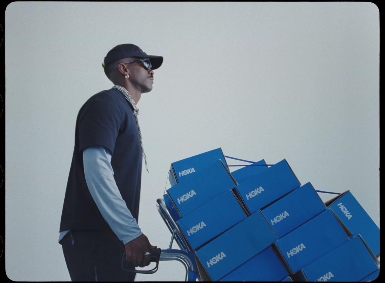 HOKA - LET'S FLY BERLIN.