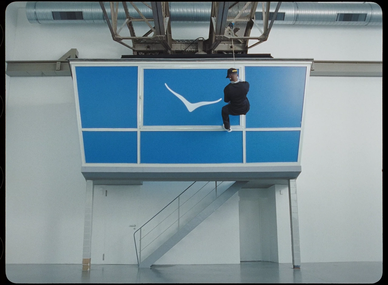 HOKA - LET'S FLY BERLIN.